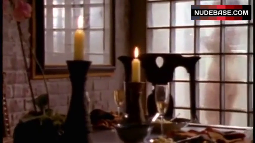 Alexandra Vandernoot - "Highlander" s1e01