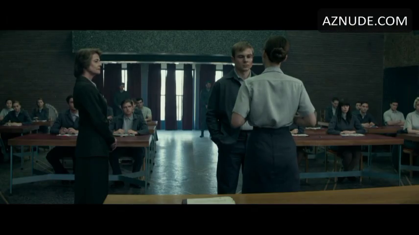 Jennifer Lawrence. Ra Scenes